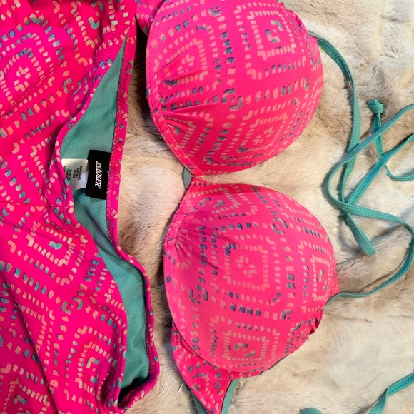 Bikini - Picture 6 of 7